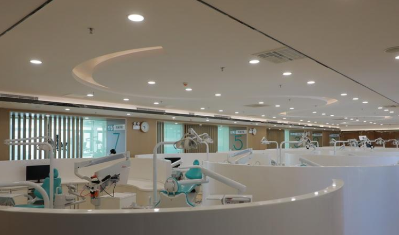 南方醫(yī)科大學(xué)口腔醫(yī)院口碑怎么樣？醫(yī)生技術(shù)好，評(píng)價(jià)也很高